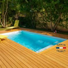 Piscine coque avec banquette SERRE CHEVALIER