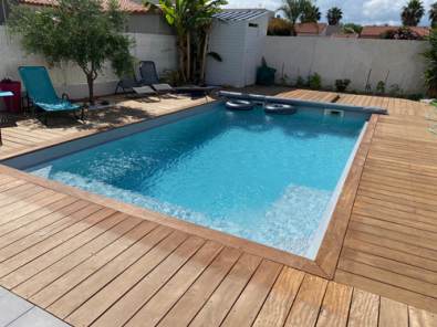 Piscine coque en polyester 