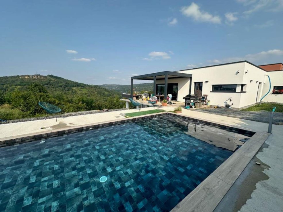 photo liner piscine sur mesure pierre de balai photo BROWN BASALT-3 photo liner piscine sur mesure pierre de balai photo BROWN BASALT-3