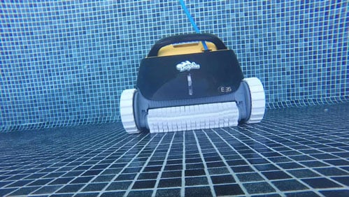 robot-piscine-dolphin-E35-photo-situation-6
