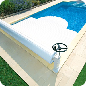 volet-piscine-manu-abriblue volet-piscine-manu-abriblue
